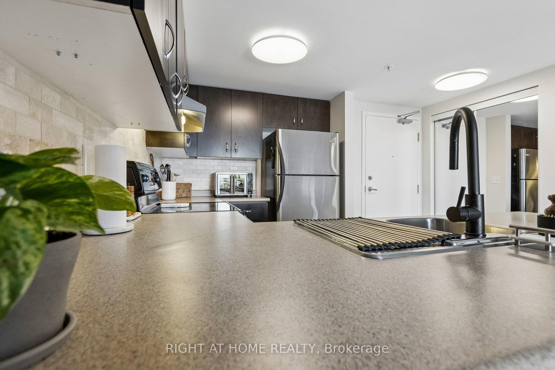 Photo 7 of Unit 404, 37 Goodwin Drive, Guelph, Pineridge/Westminster Woods — HOMEH