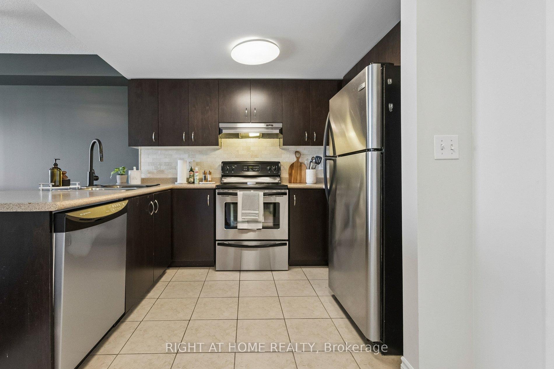 Photo 11 of Unit 404, 37 Goodwin Drive, Guelph, Pineridge/Westminster Woods — HOMEH