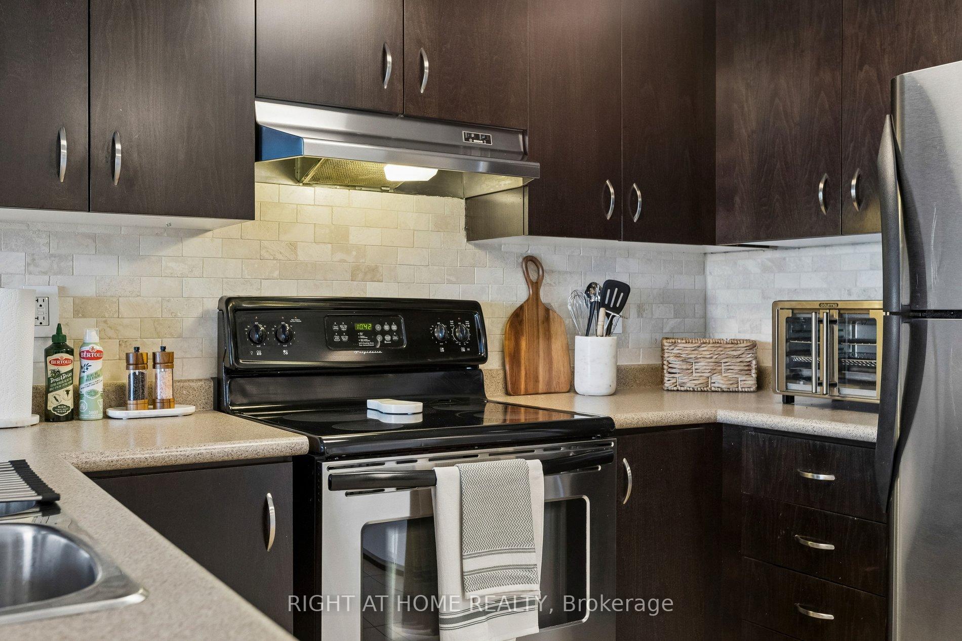 Photo 15 of Unit 404, 37 Goodwin Drive, Guelph, Pineridge/Westminster Woods — HOMEH