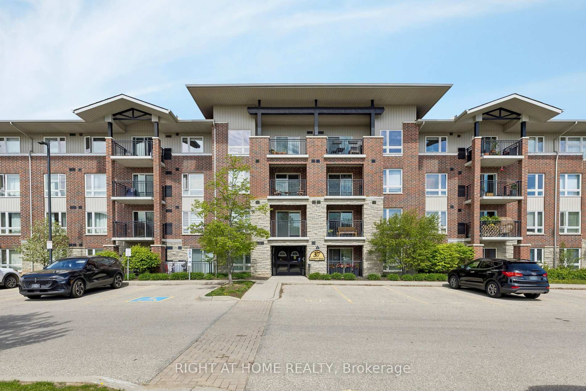 Photo 30 of Unit 404, 37 Goodwin Drive, Guelph, Pineridge/Westminster Woods — HOMEH
