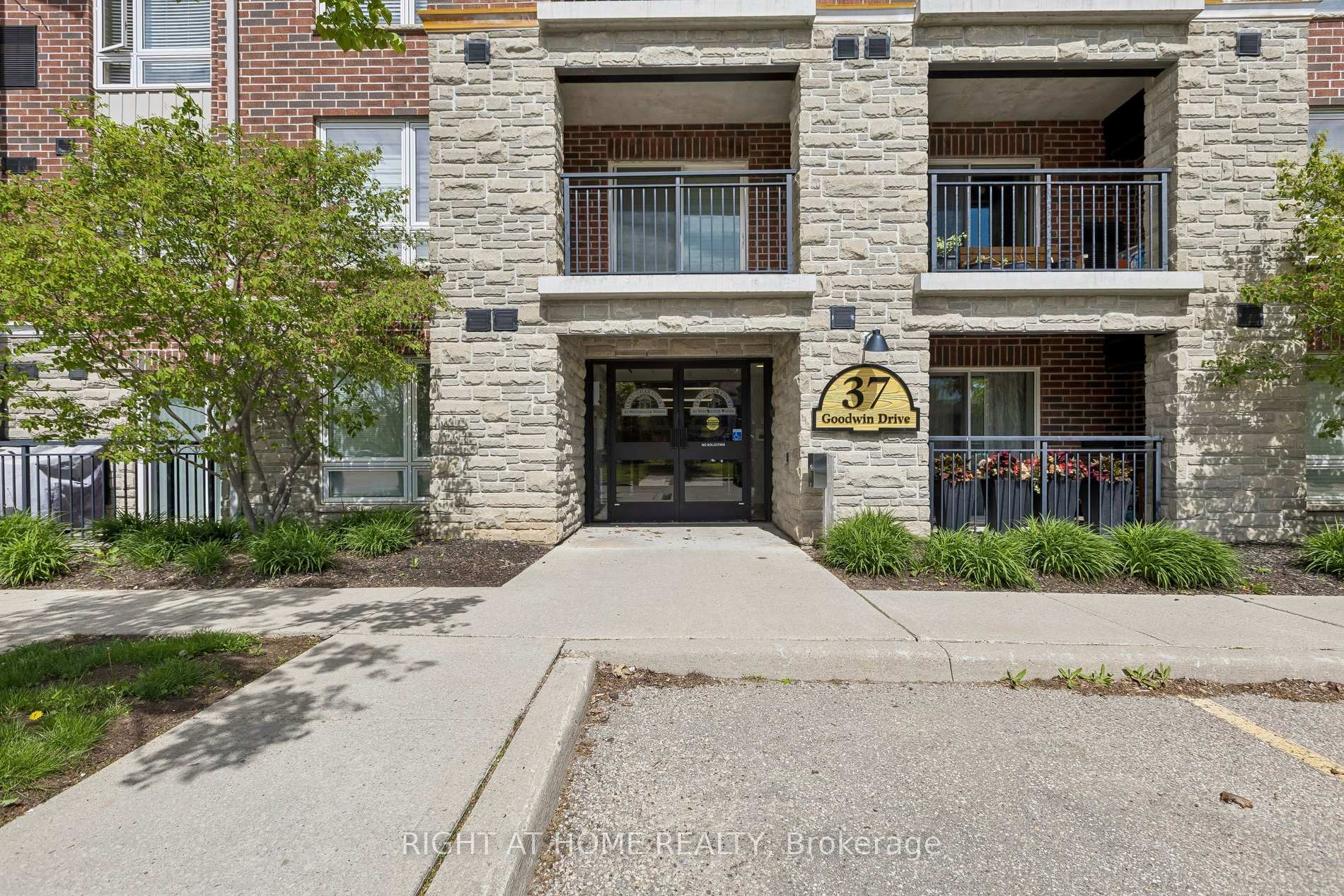 Photo 31 of Unit 404, 37 Goodwin Drive, Guelph, Pineridge/Westminster Woods — HOMEH