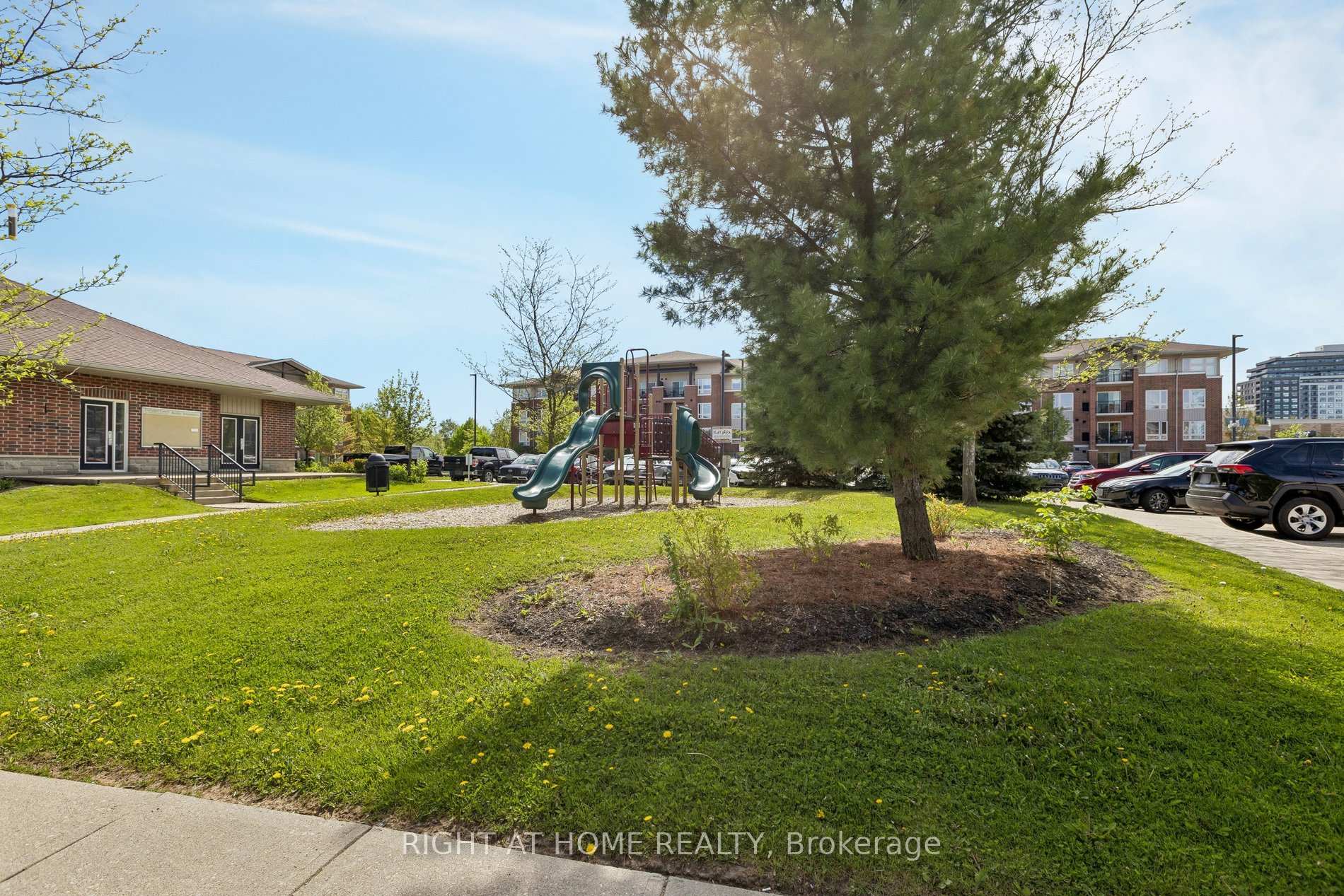 Photo 35 of Unit 404, 37 Goodwin Drive, Guelph, Pineridge/Westminster Woods — HOMEH