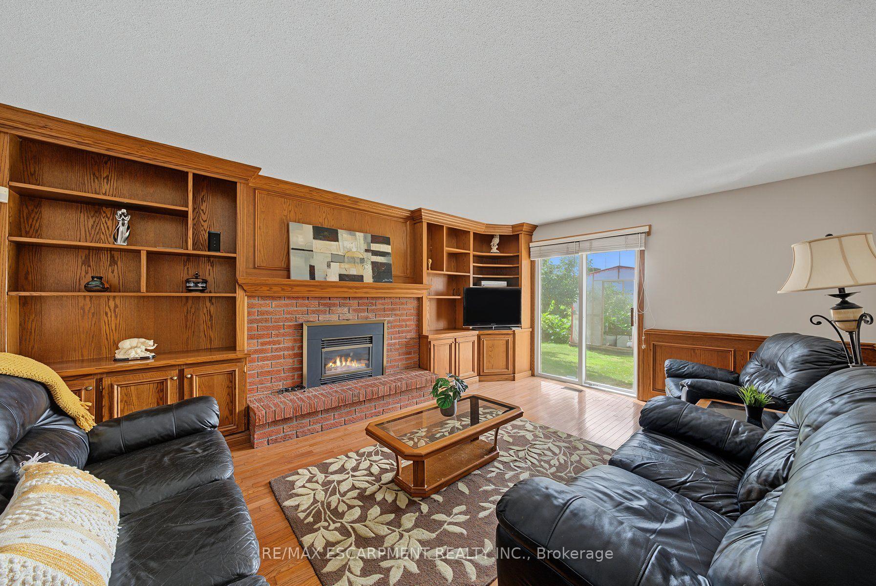 Photo 6 of 2 Cresthaven Drive, Hamilton, Stoney Creek — HOMEH