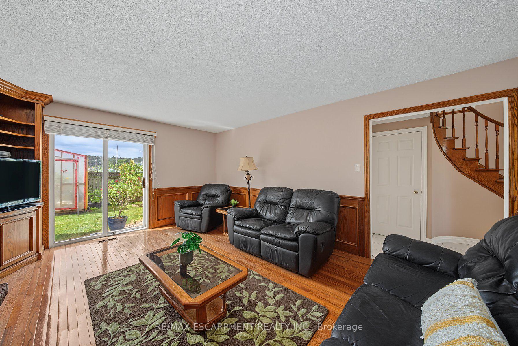 Photo 7 of 2 Cresthaven Drive, Hamilton, Stoney Creek — HOMEH