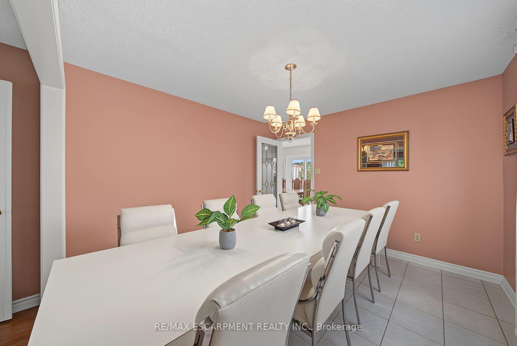 Photo 15 of 2 Cresthaven Drive, Hamilton, Stoney Creek — HOMEH