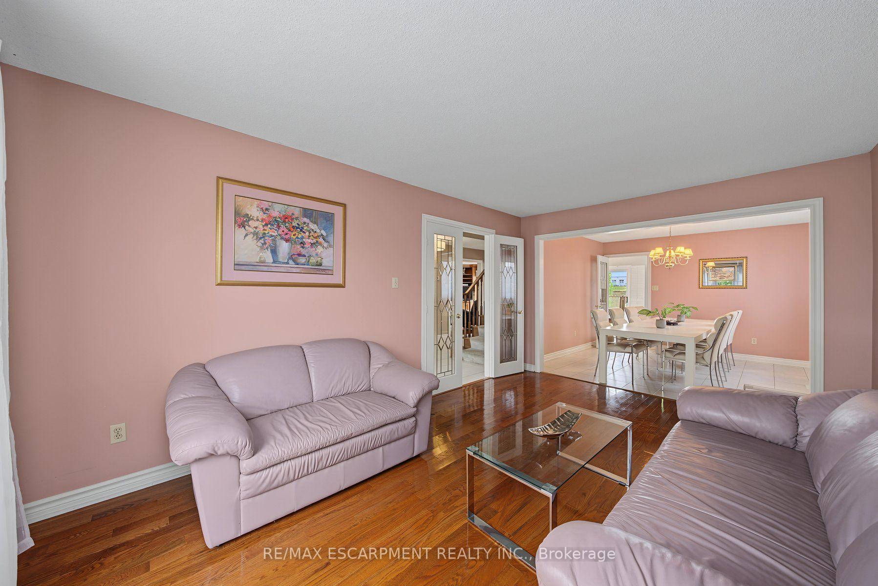 Photo 18 of 2 Cresthaven Drive, Hamilton, Stoney Creek — HOMEH