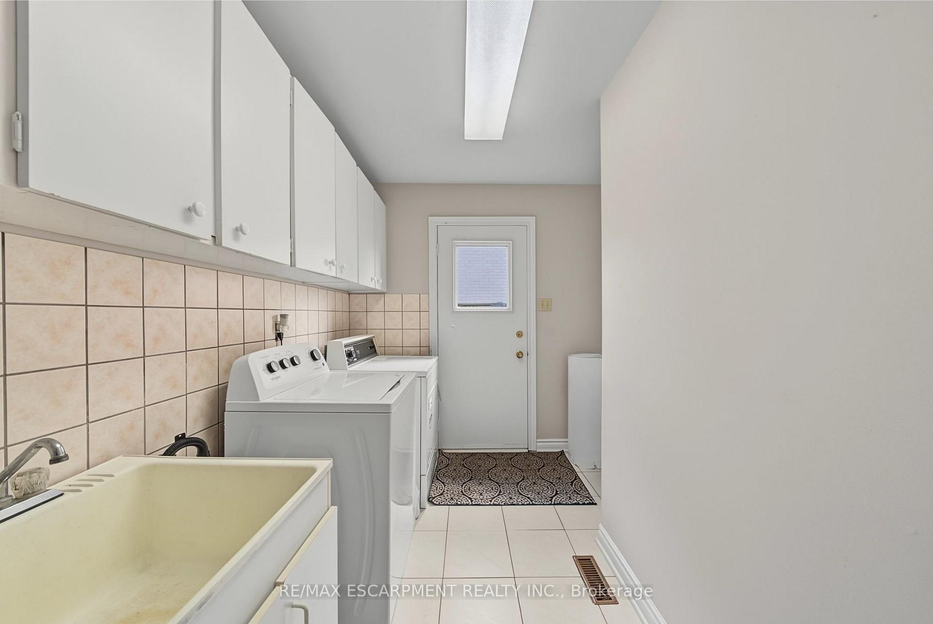 Photo 19 of 2 Cresthaven Drive, Hamilton, Stoney Creek — HOMEH