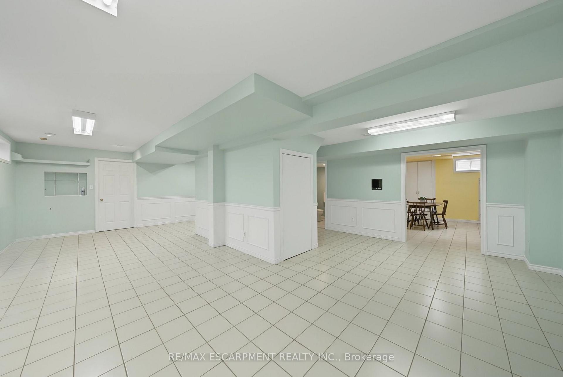 Photo 29 of 2 Cresthaven Drive, Hamilton, Stoney Creek — HOMEH