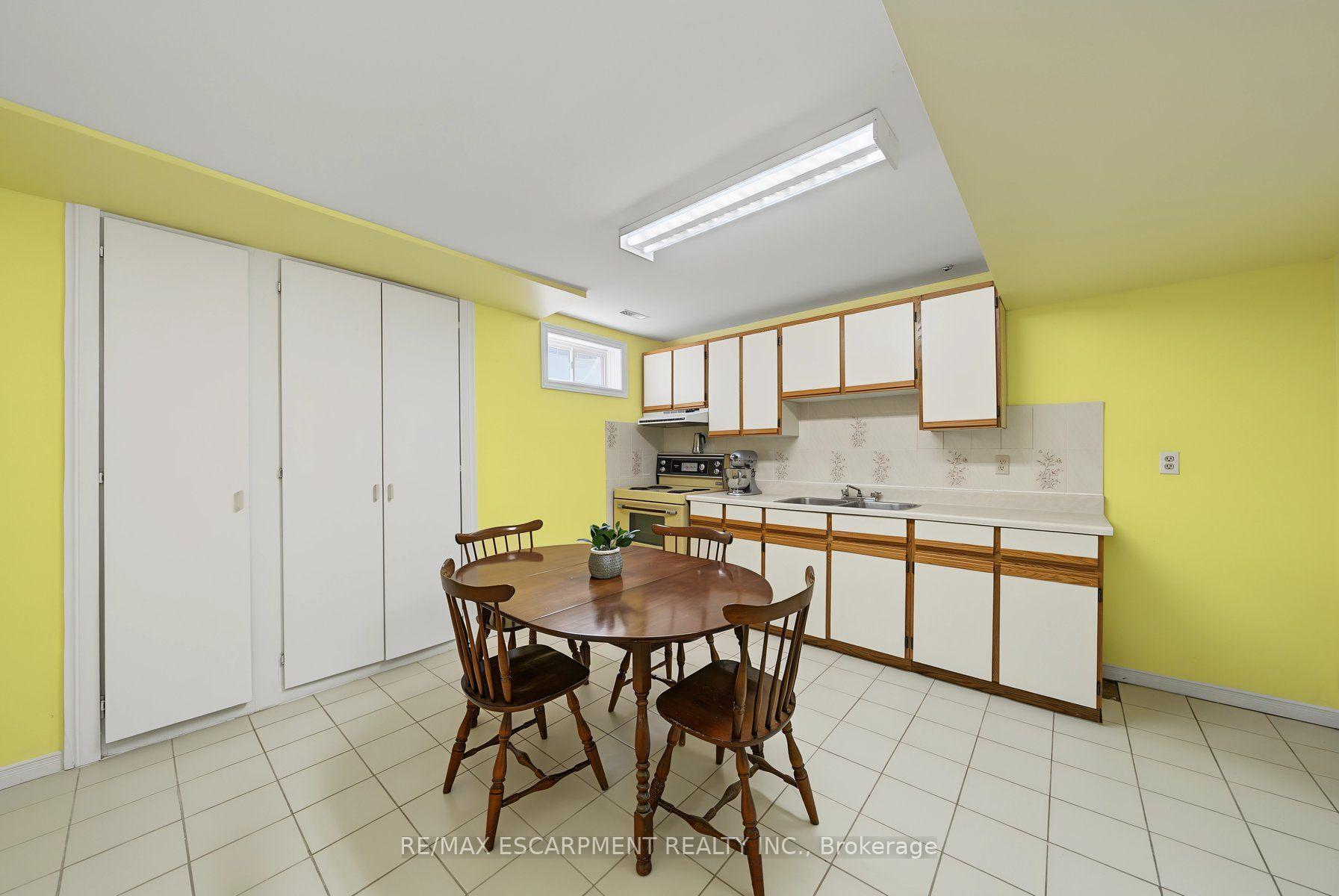 Photo 31 of 2 Cresthaven Drive, Hamilton, Stoney Creek — HOMEH