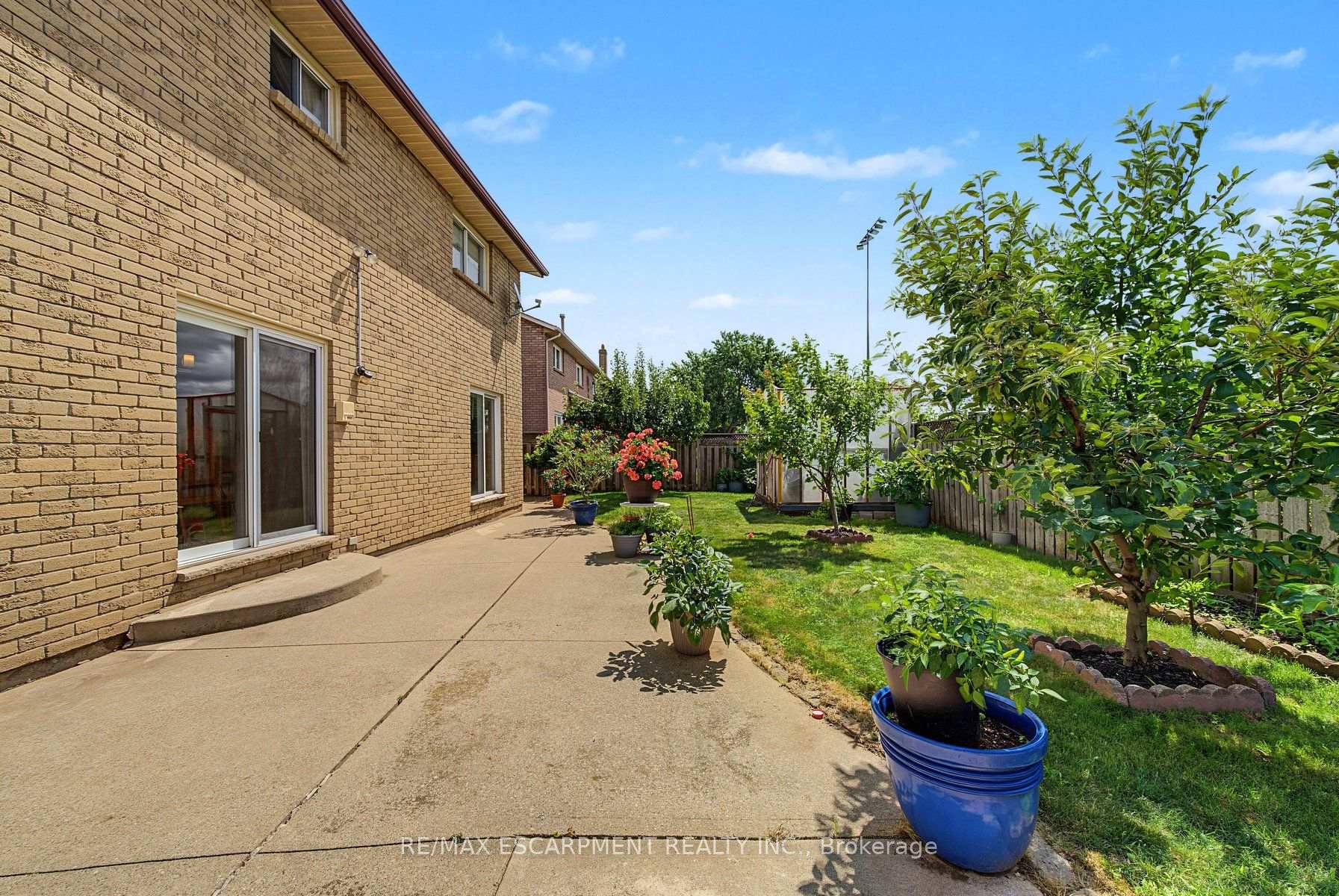 Photo 35 of 2 Cresthaven Drive, Hamilton, Stoney Creek — HOMEH