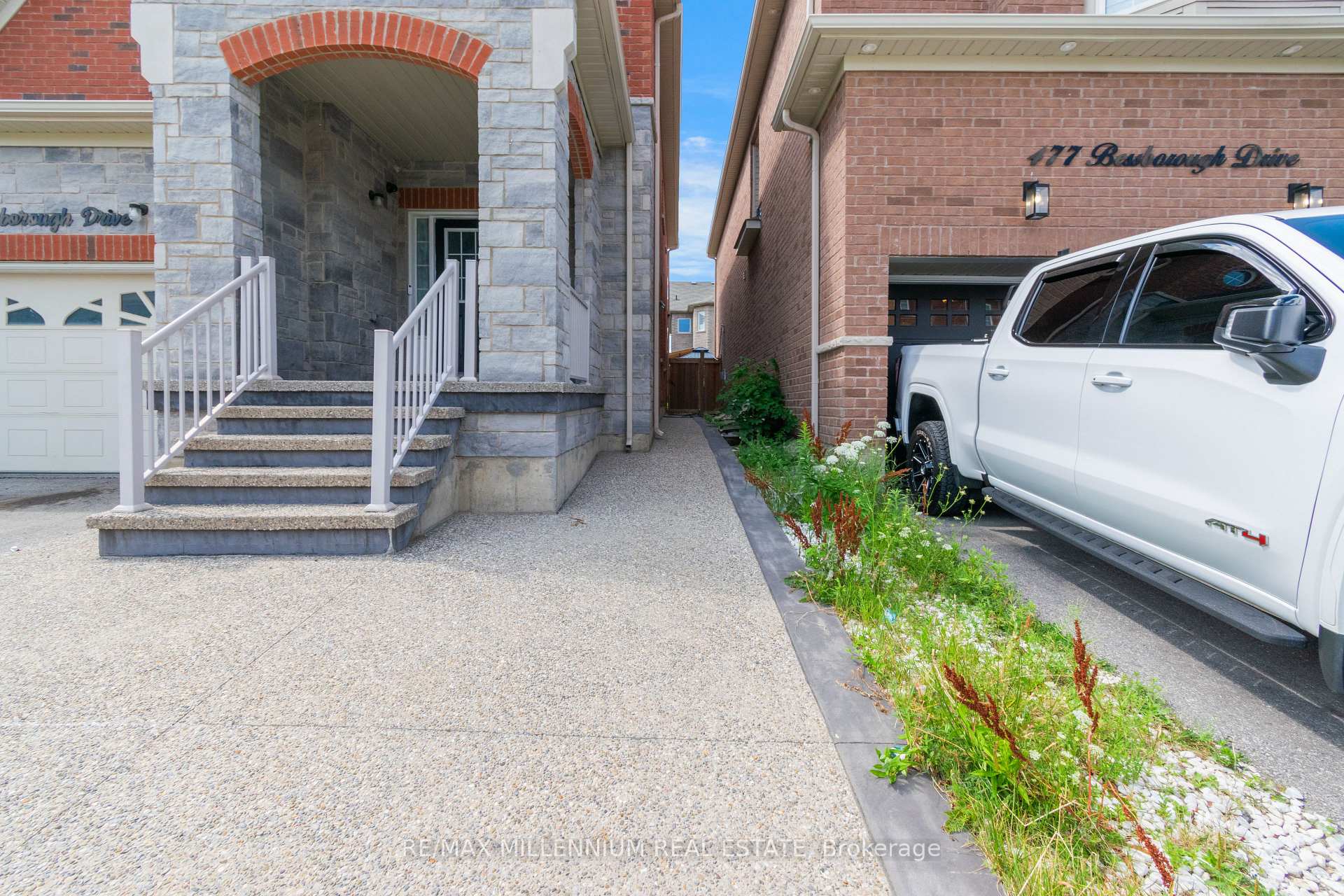 Photo 4 of 481 Bessborough Drive, Milton, Harrison — HOMEH