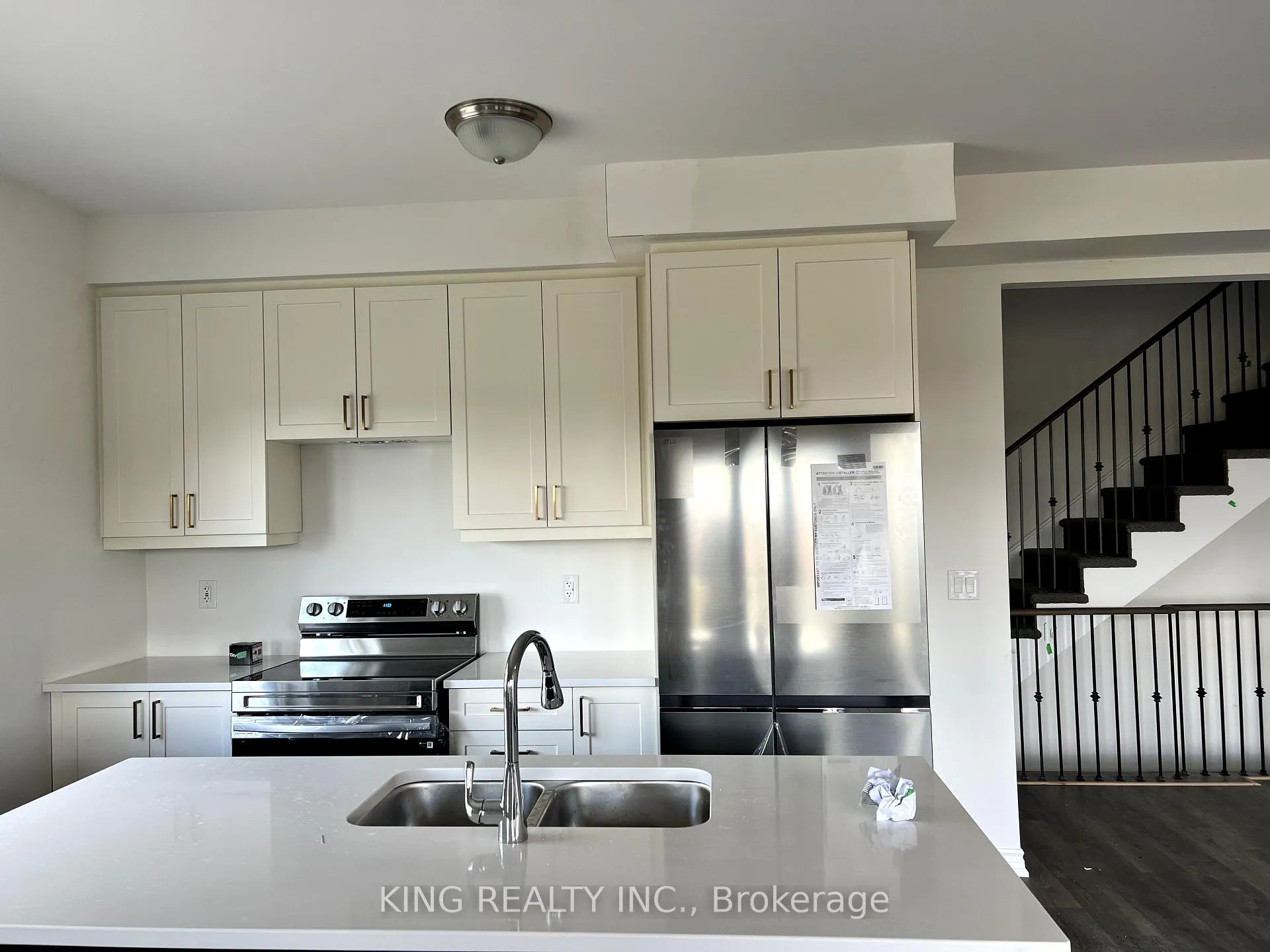Photo 7 of 137 Colborne Street E, Orillia — HOMEH