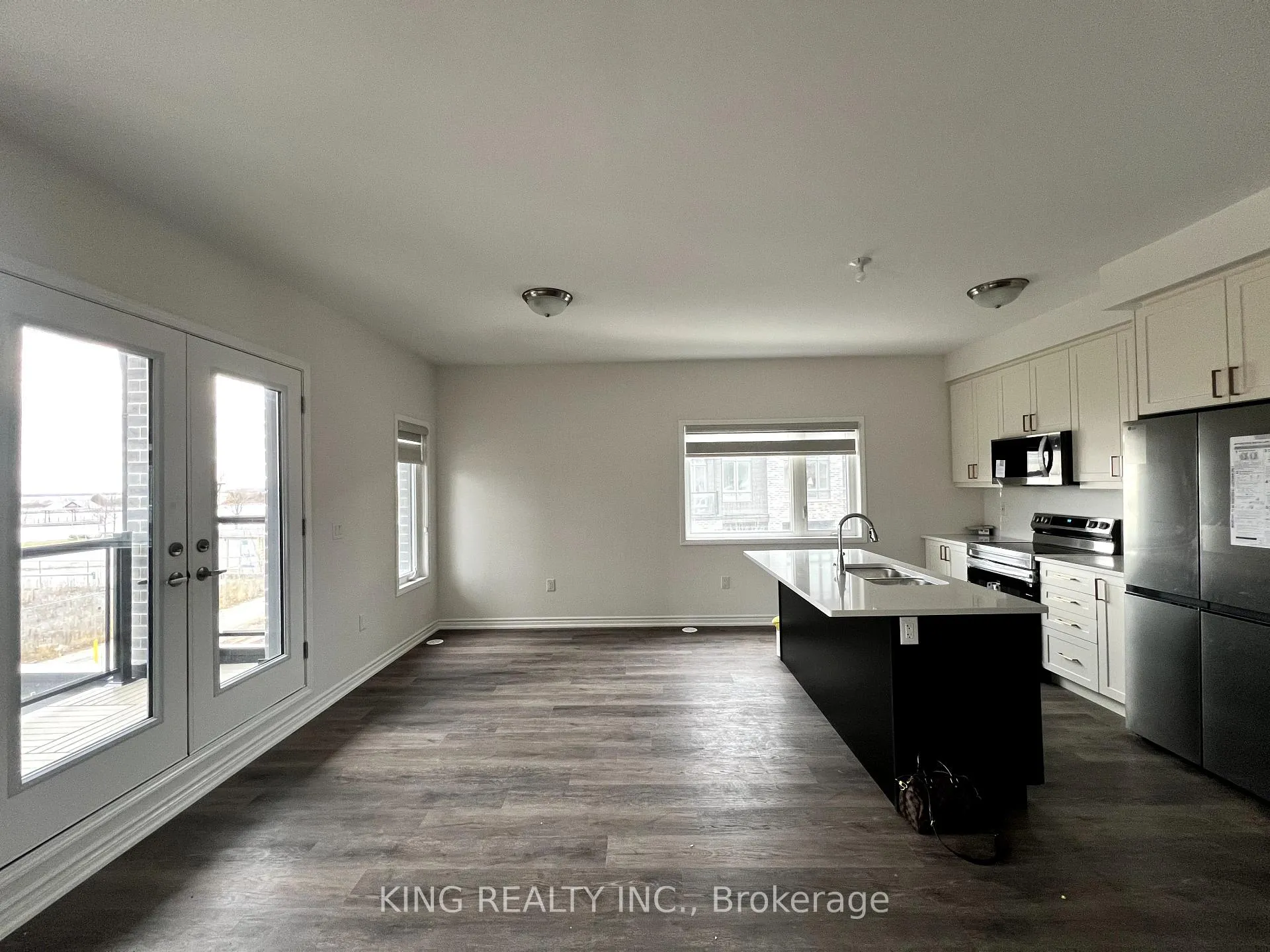 Photo 9 of 137 Colborne Street E, Orillia — HOMEH