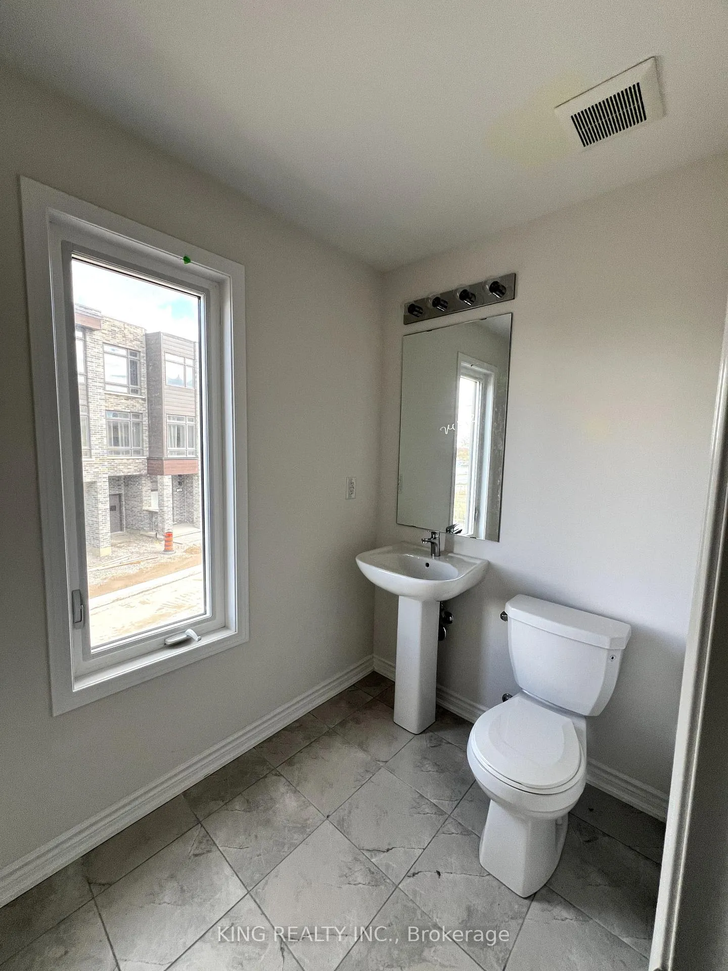 Photo 16 of 137 Colborne Street E, Orillia — HOMEH
