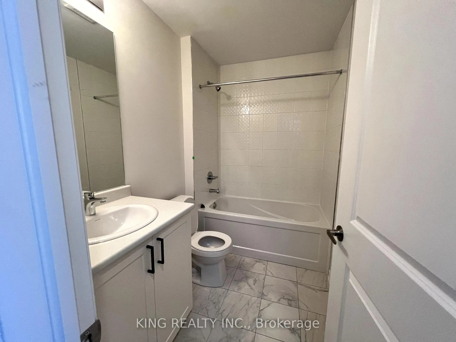 Photo 18 of 137 Colborne Street E, Orillia — HOMEH