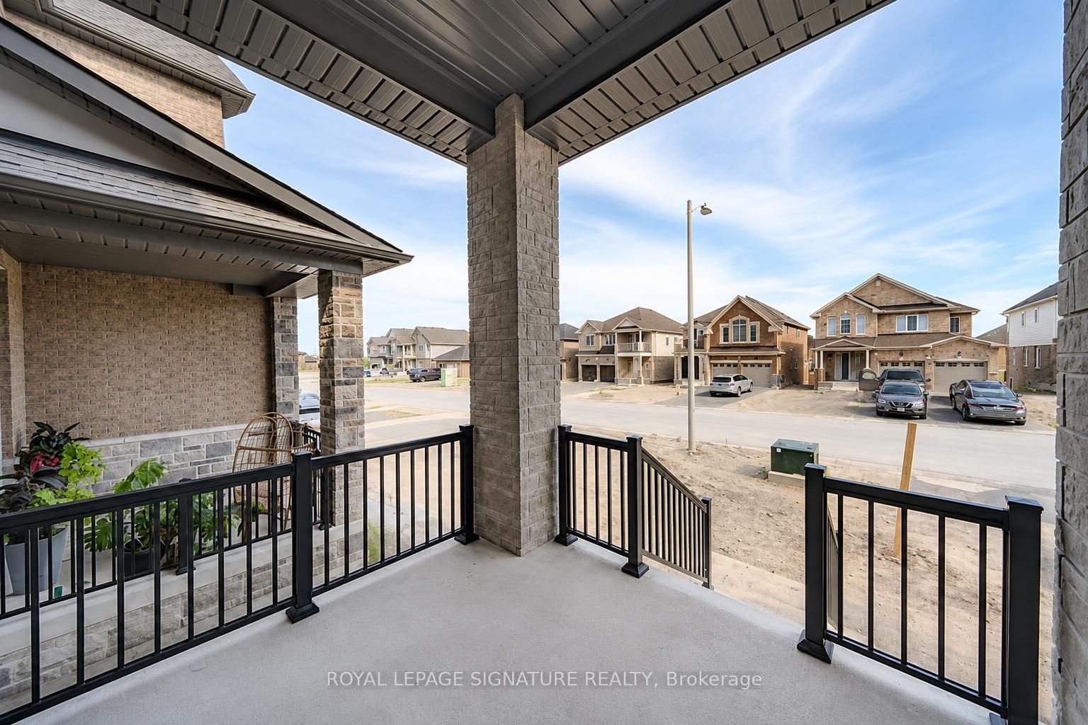 Photo 3 of 109 York Drive, Peterborough, Monaghan Ward 2 — HOMEH