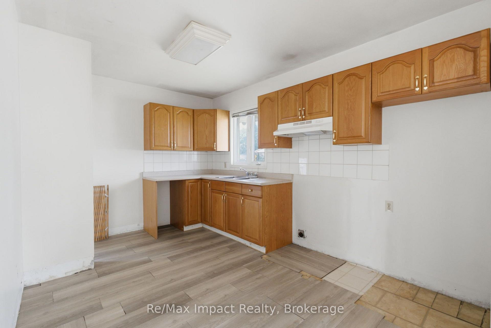 Photo 7 of 505 Annapolis Avenue, Oshawa, McLaughlin — HOMEH