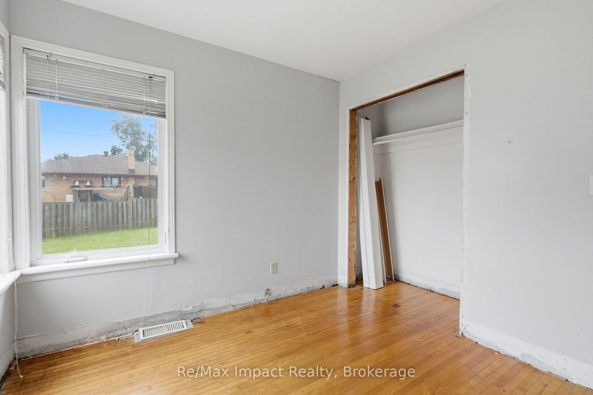 Photo 11 of 505 Annapolis Avenue, Oshawa, McLaughlin — HOMEH
