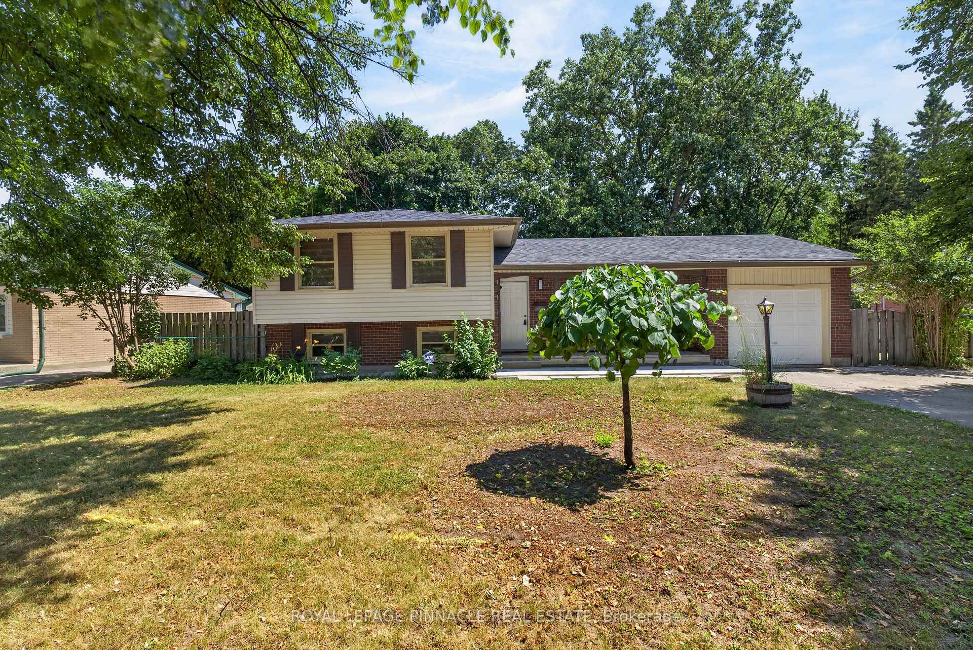 Photo 1 of 41 Amy Crescent, London, East C — HOMEH