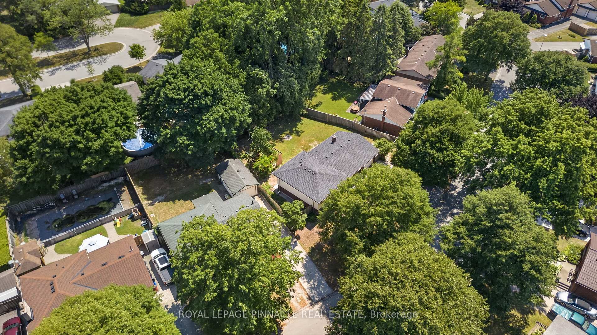 Photo 4 of 41 Amy Crescent, London, East C — HOMEH
