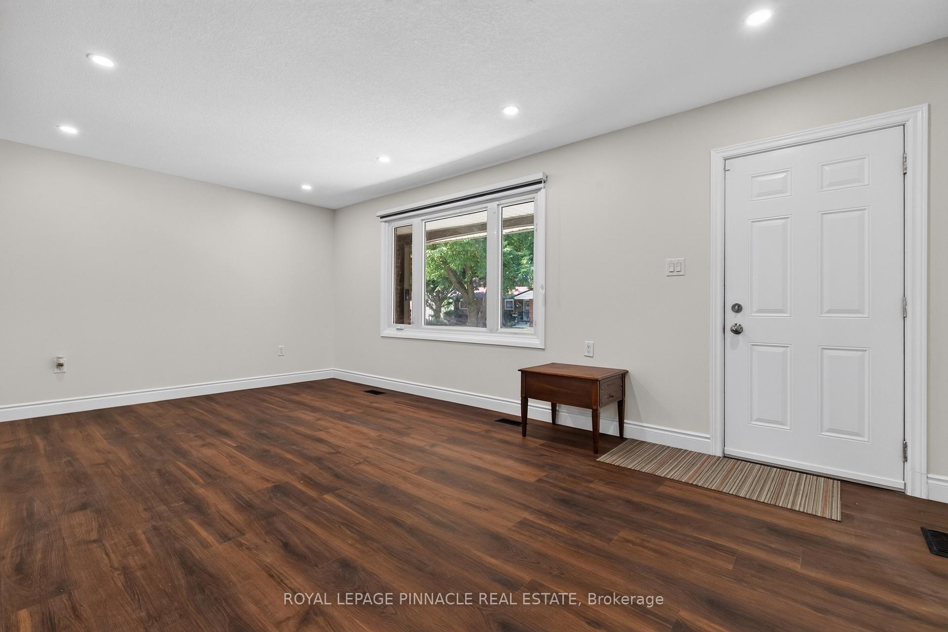 Photo 10 of 41 Amy Crescent, London, East C — HOMEH