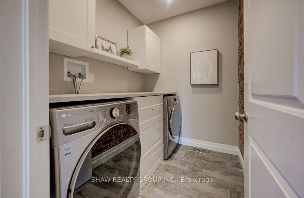 Photo 12 of 3335 Lobsinger Line, Wellesley — HOMEH