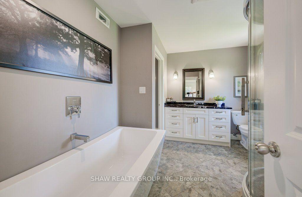 Photo 18 of 3335 Lobsinger Line, Wellesley — HOMEH