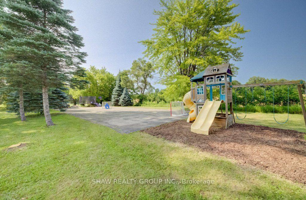 Photo 35 of 3335 Lobsinger Line, Wellesley — HOMEH