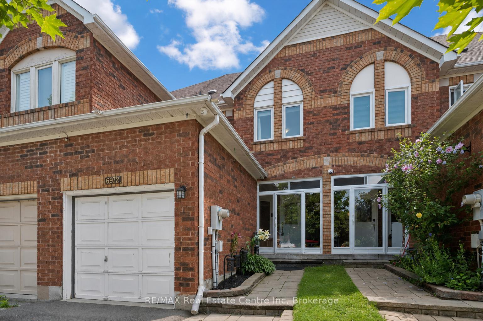 Front of 6972 Dunnview Court