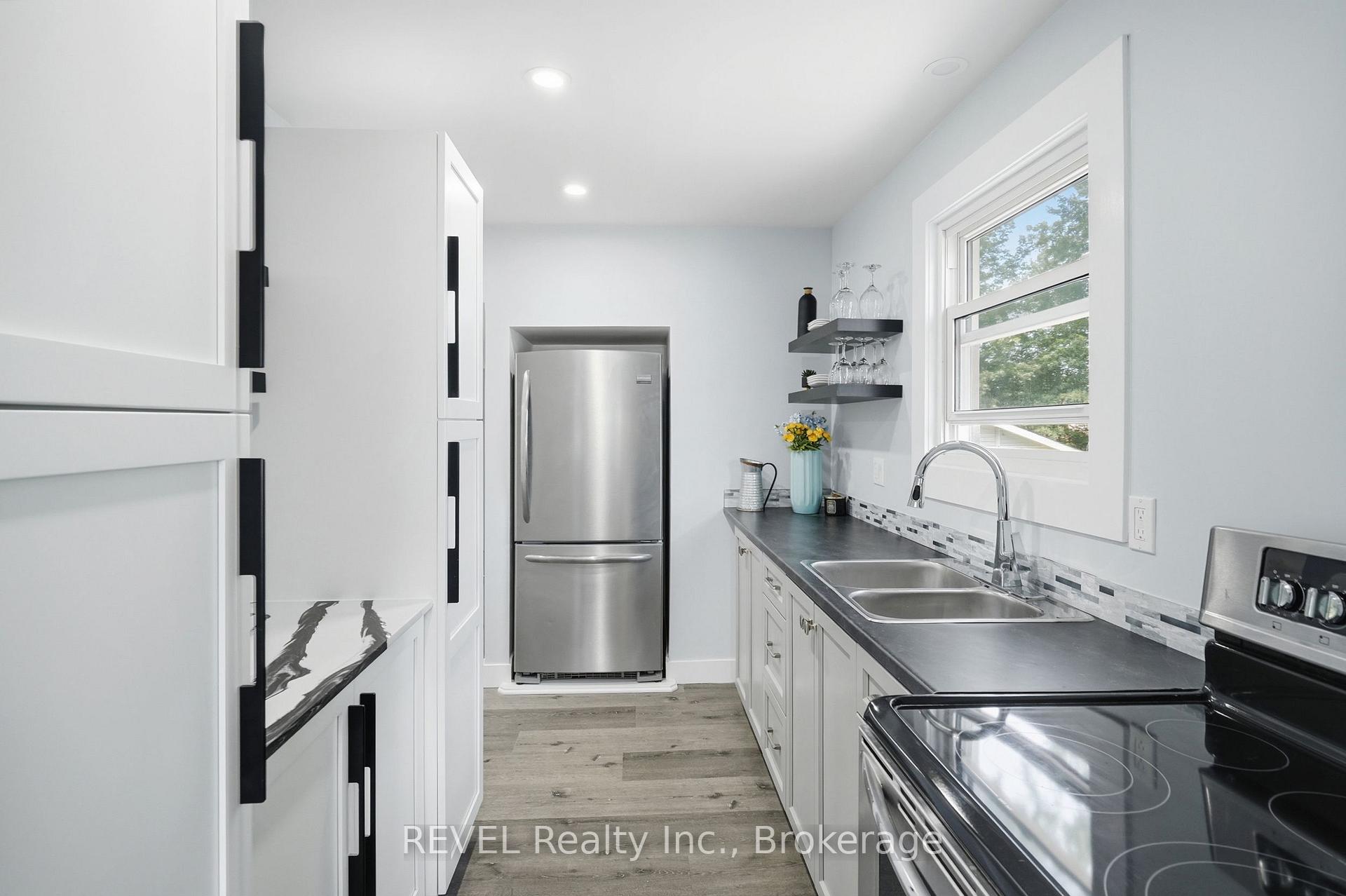 Photo 14 of 2 Kent Street, St. Catharines, Western Hill — HOMEH