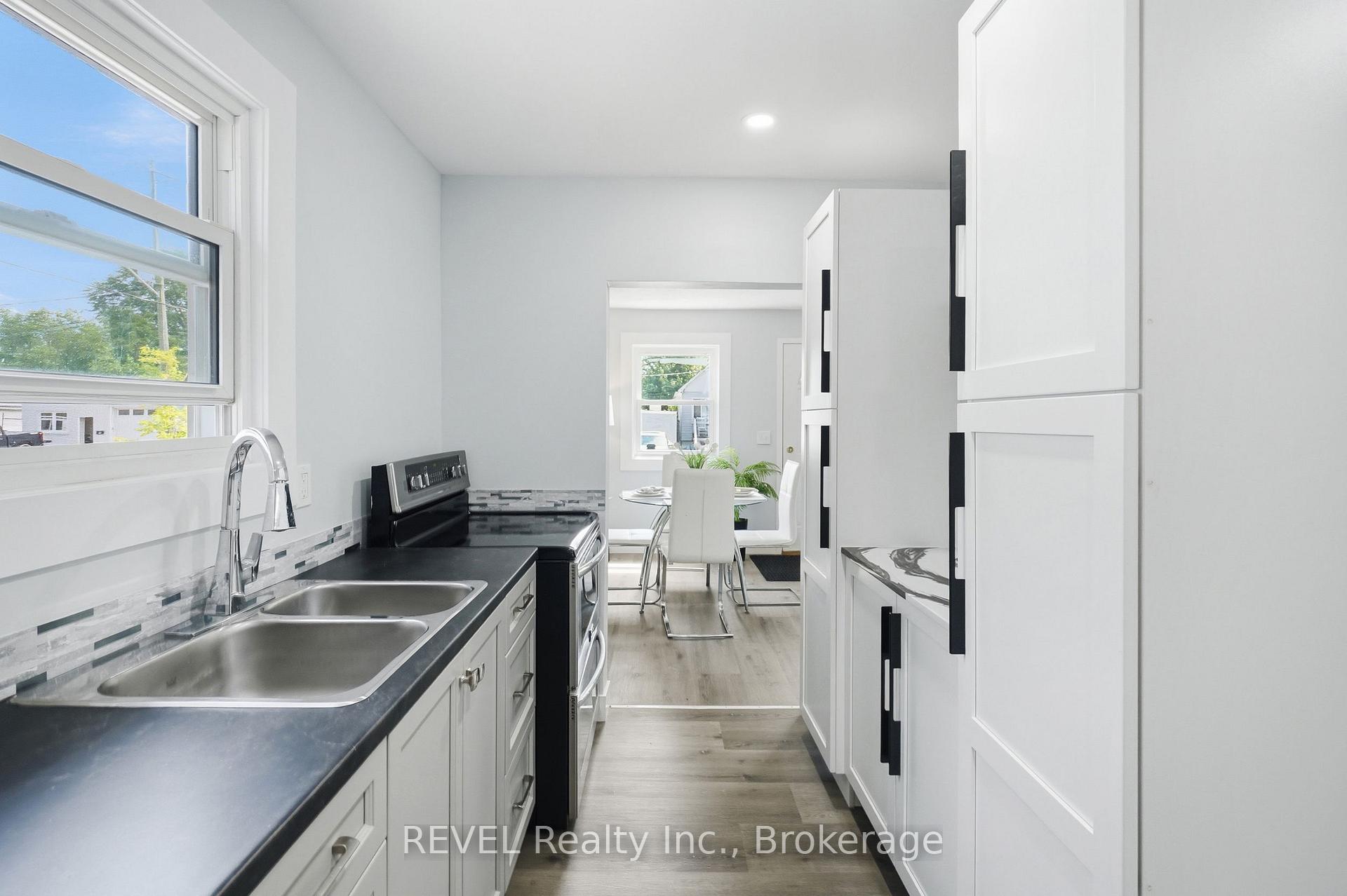 Photo 15 of 2 Kent Street, St. Catharines, Western Hill — HOMEH