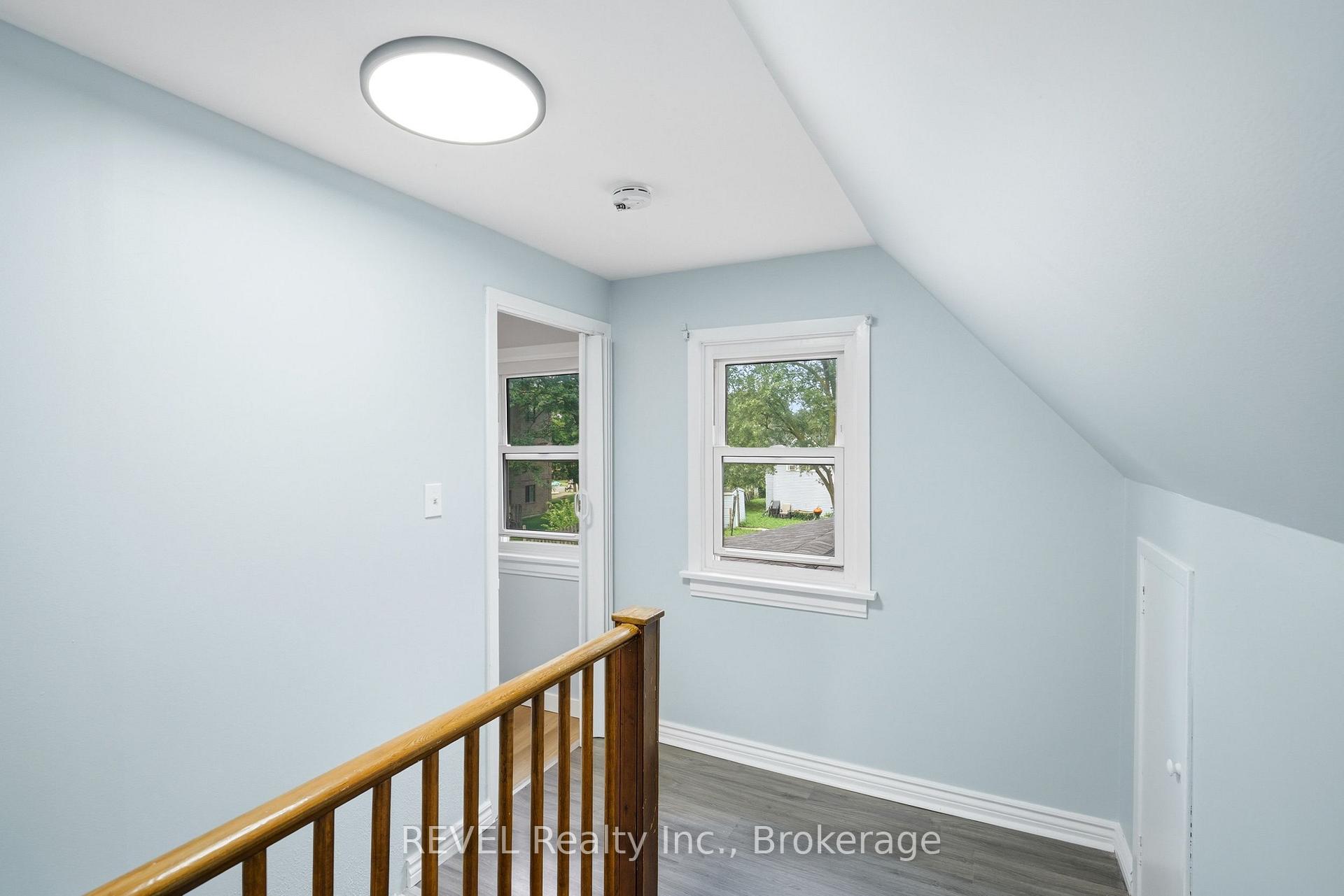 Photo 17 of 2 Kent Street, St. Catharines, Western Hill — HOMEH