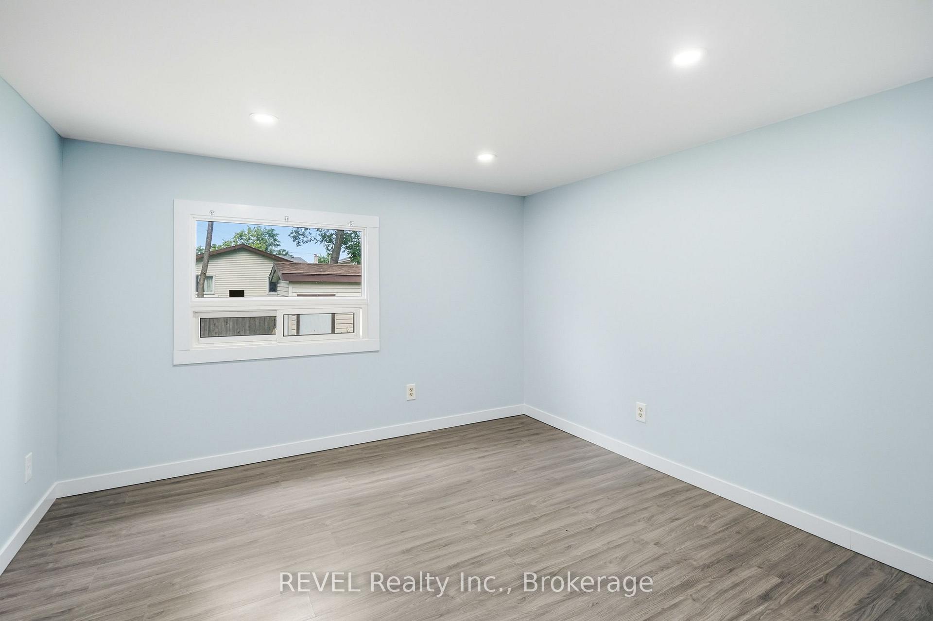 Photo 24 of 2 Kent Street, St. Catharines, Western Hill — HOMEH