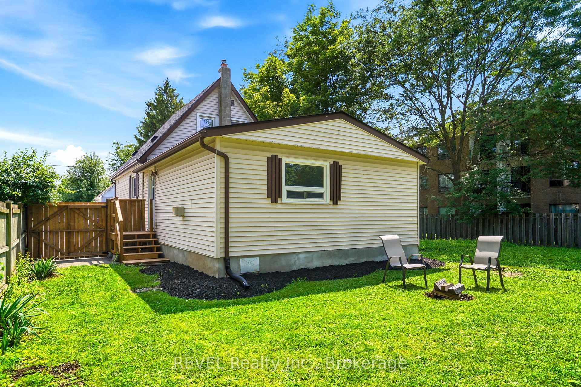 Photo 33 of 2 Kent Street, St. Catharines, Western Hill — HOMEH