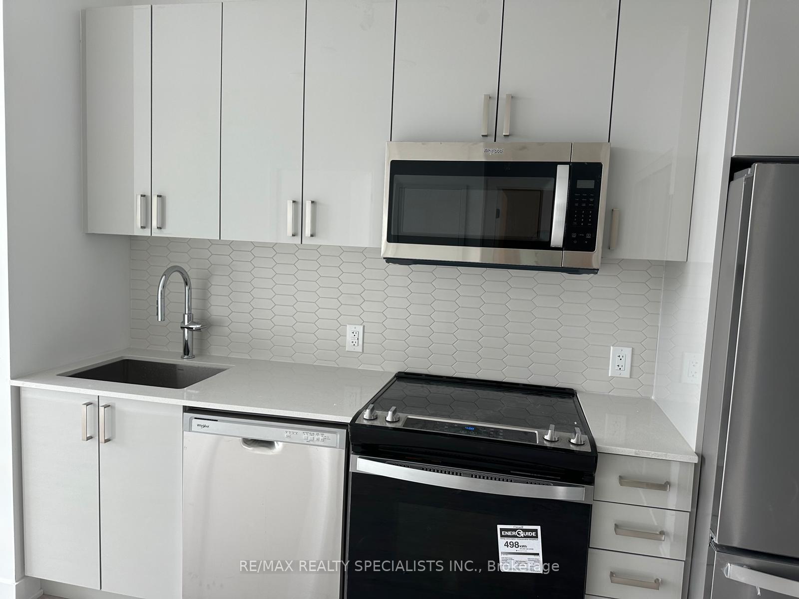 Photo 9 of Unit 801, 2782 Barton Street E, Hamilton, Riverdale — HOMEH