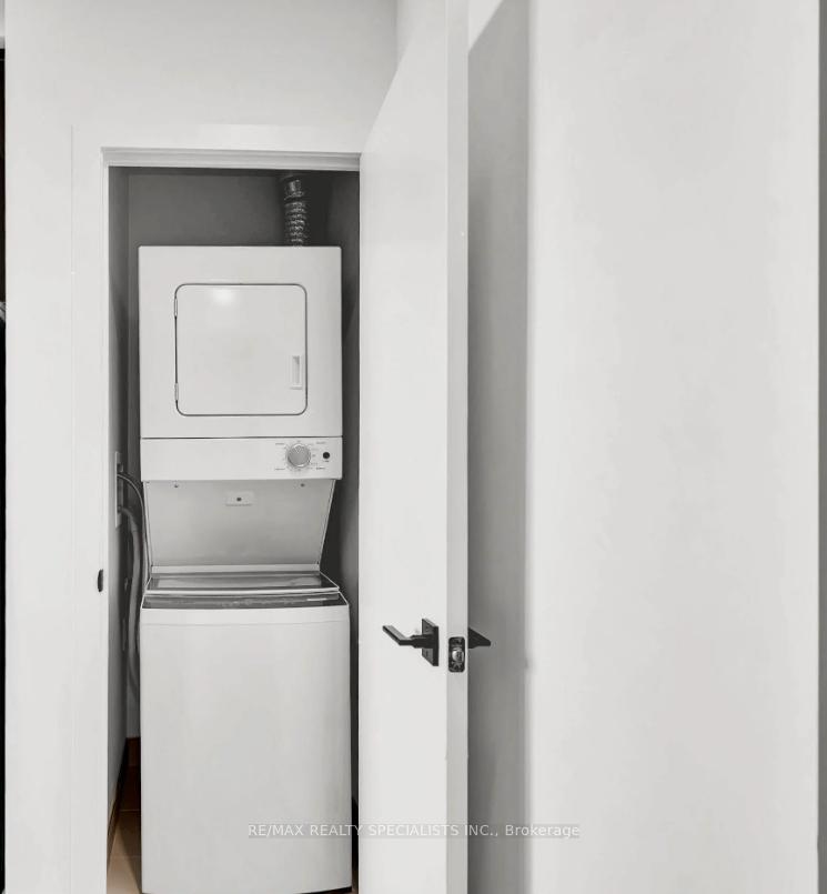 Photo 15 of Unit 801, 2782 Barton Street E, Hamilton, Riverdale — HOMEH