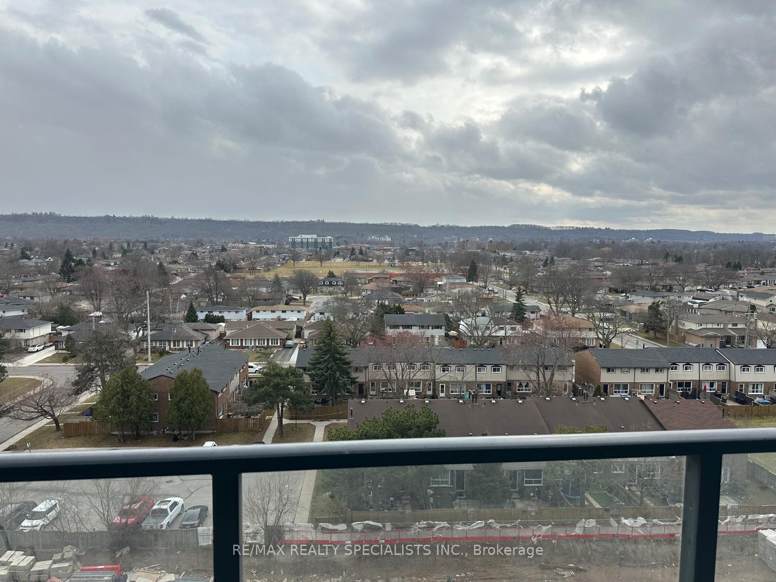 Photo 16 of Unit 801, 2782 Barton Street E, Hamilton, Riverdale — HOMEH
