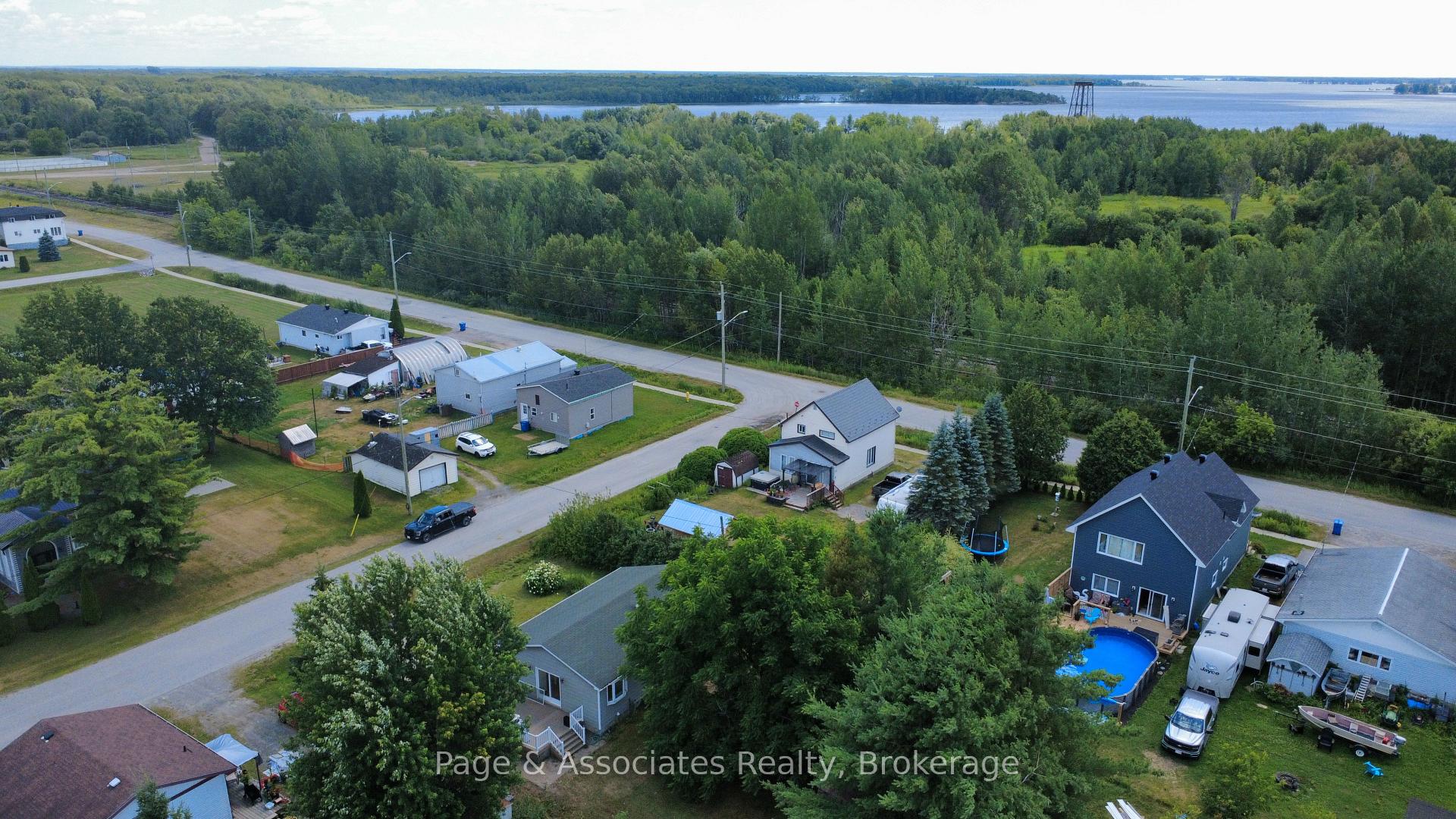 Photo 3 of 6 Jessup Street, West Nipissing, Cache Bay — HOMEH