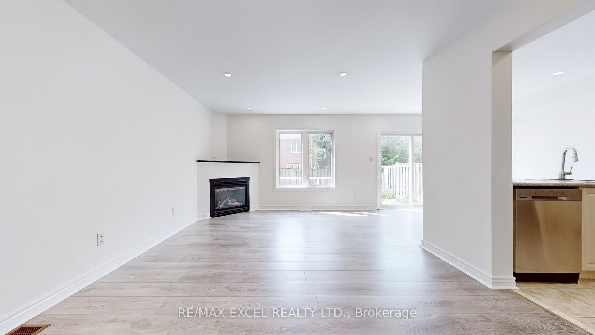 Photo 8 of 25 Autumnglen Road, Markham, Greensborough — HOMEH
