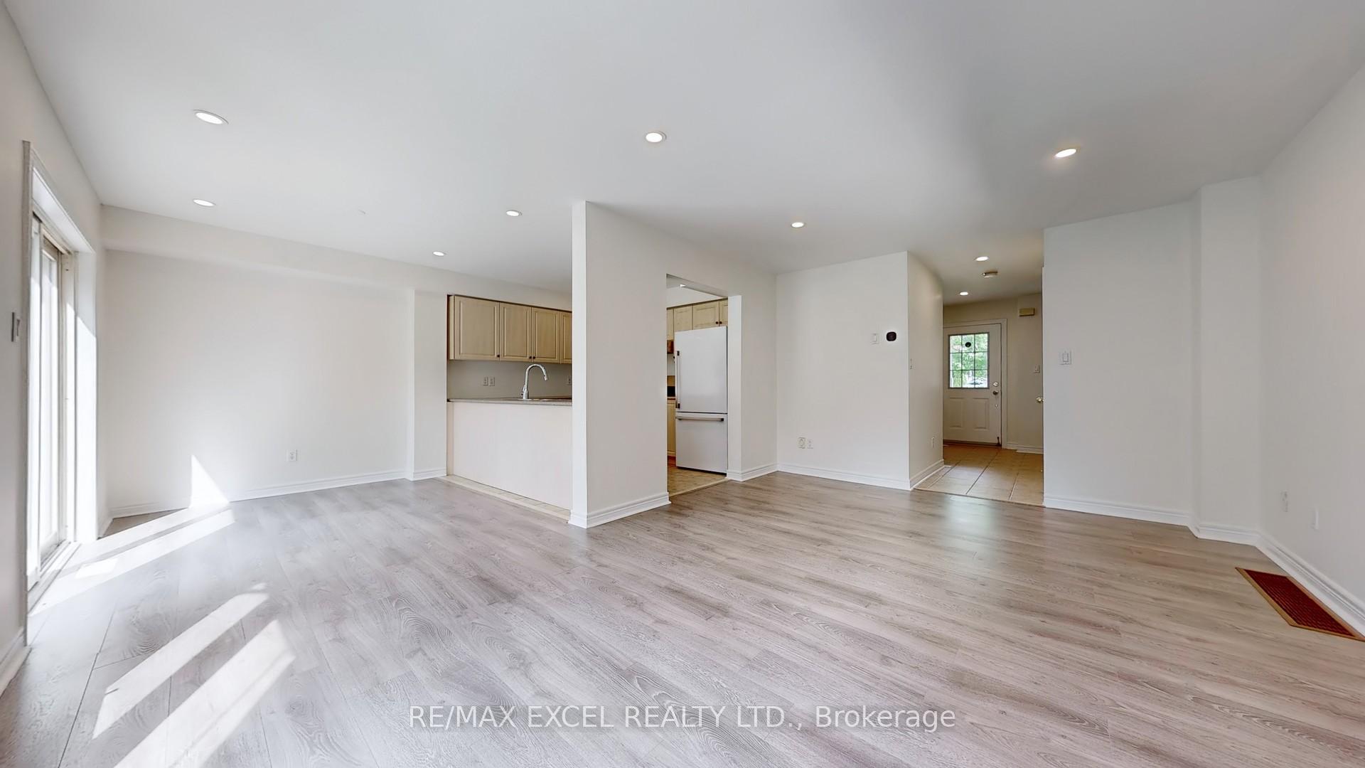 Photo 11 of 25 Autumnglen Road, Markham, Greensborough — HOMEH