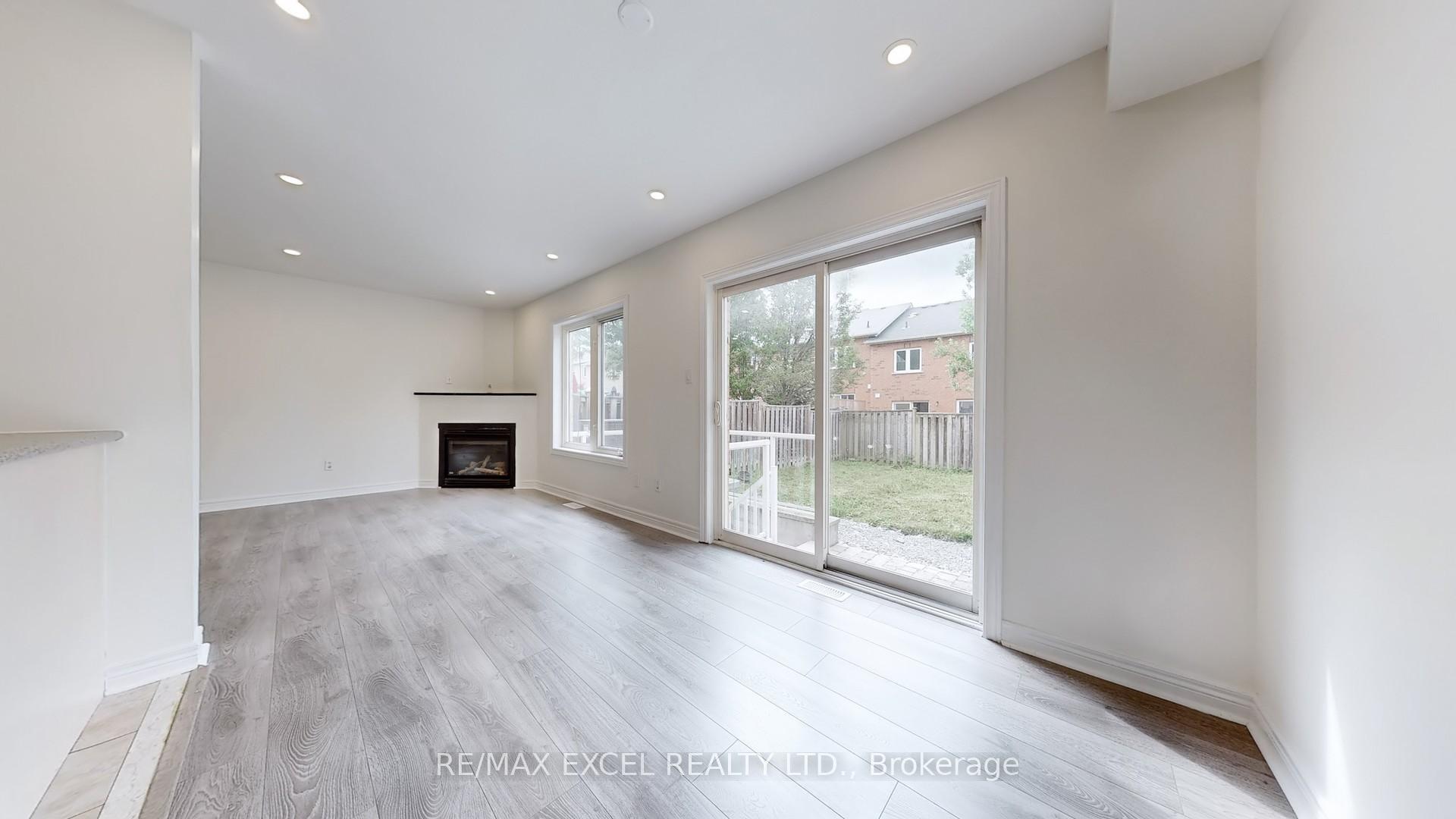 Photo 13 of 25 Autumnglen Road, Markham, Greensborough — HOMEH