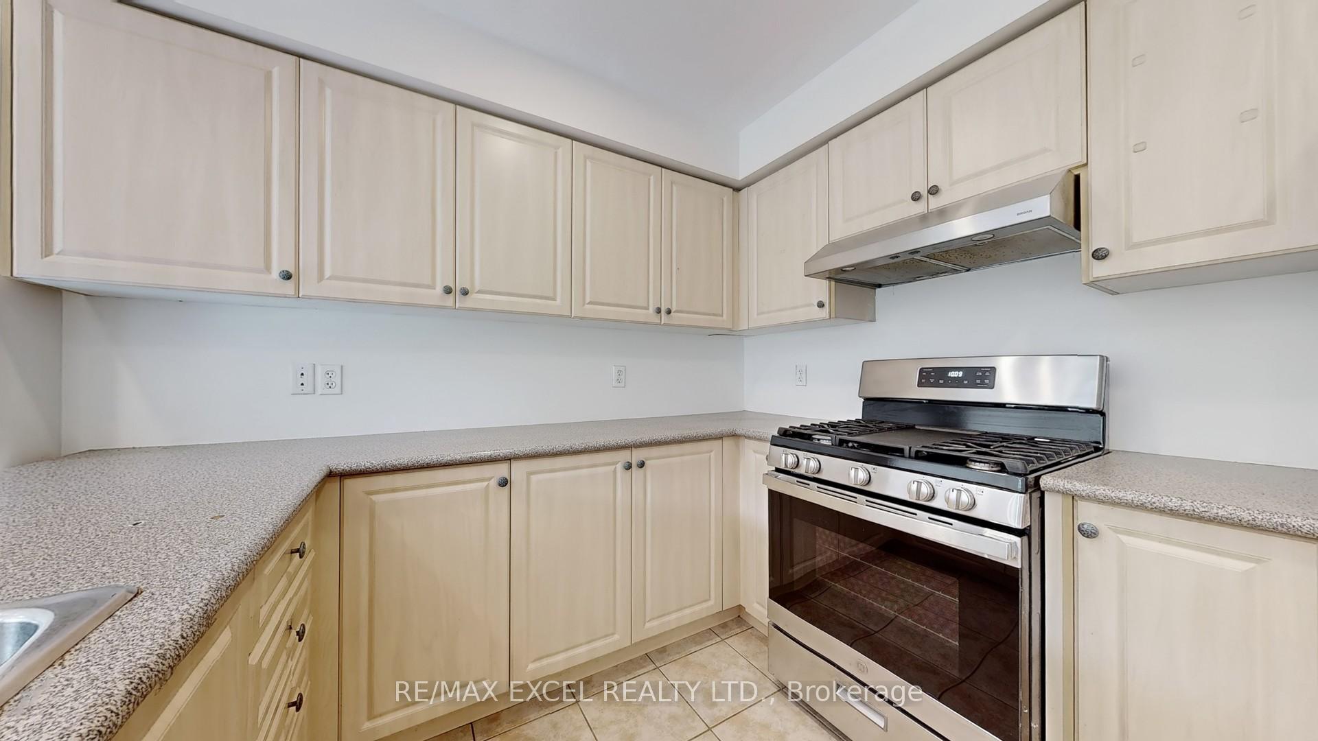 Photo 17 of 25 Autumnglen Road, Markham, Greensborough — HOMEH