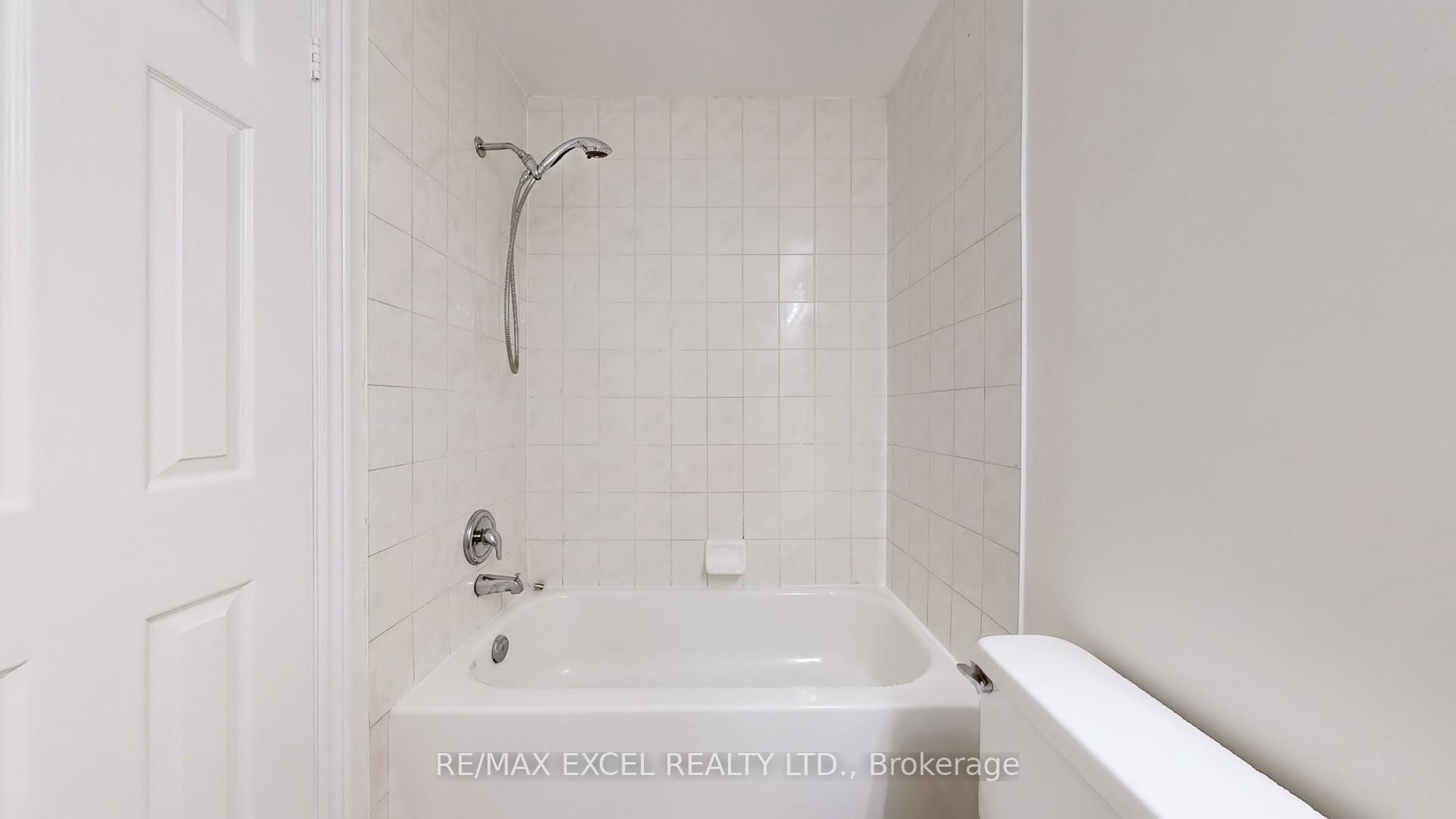 Photo 39 of 25 Autumnglen Road, Markham, Greensborough — HOMEH
