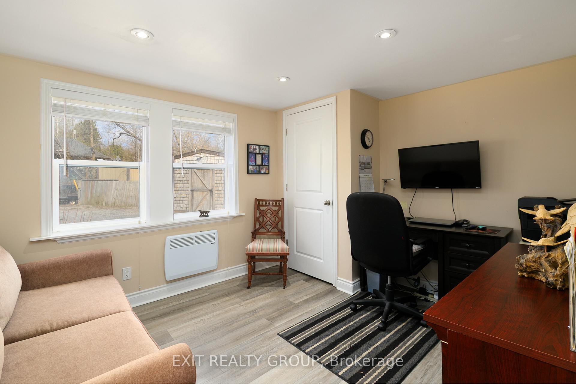 Photo 26 of 21 Prior Lane, Quinte West, Sidney Ward — HOMEH