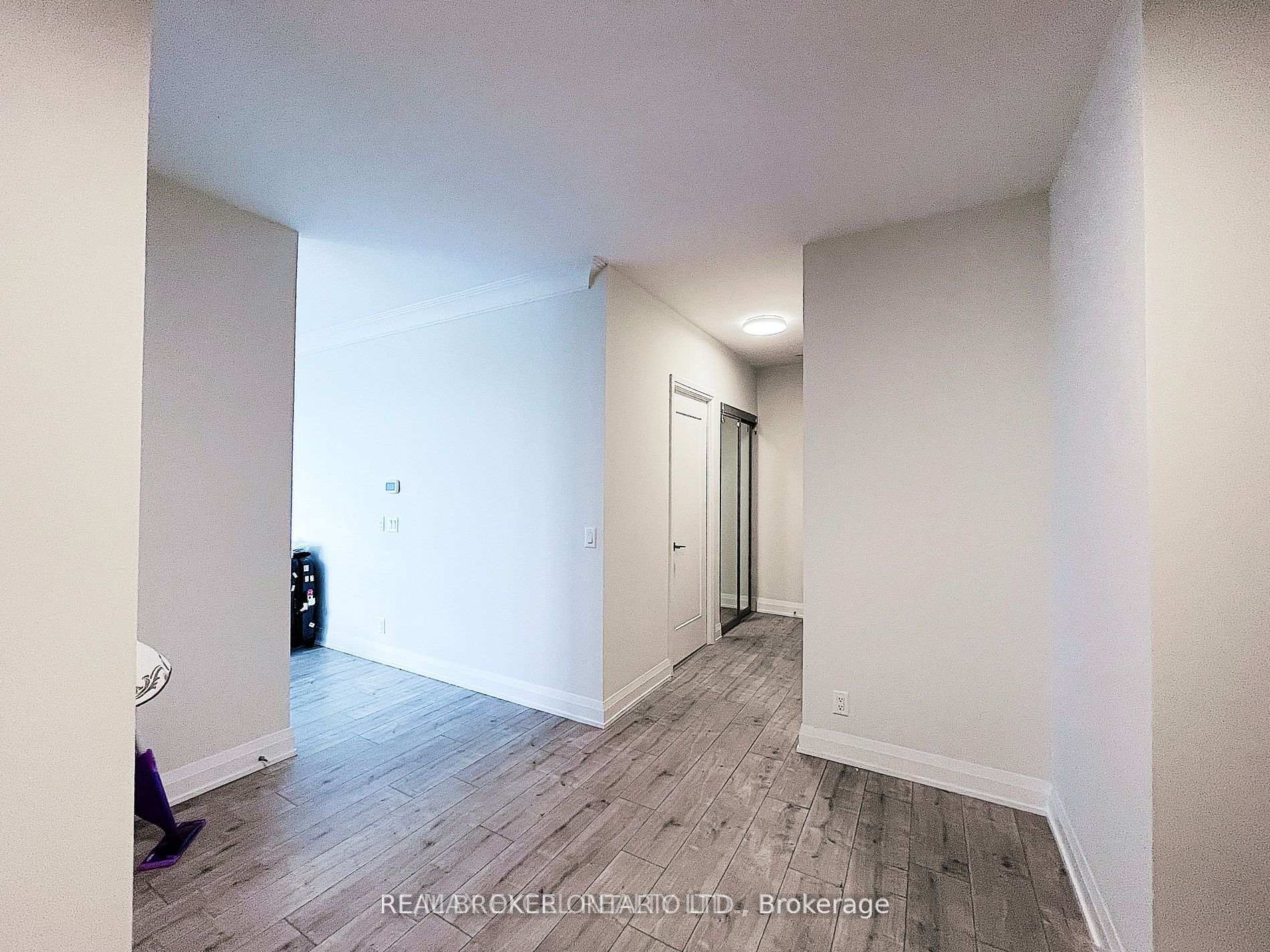 Photo 4 of Unit 2209, 18 Water Walk Drive, Markham, Unionville — HOMEH