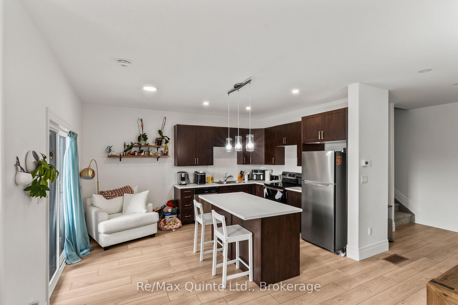 Photo 10 of 107 Buchanan Avenue, Prince Edward County, Picton Ward — HOMEH