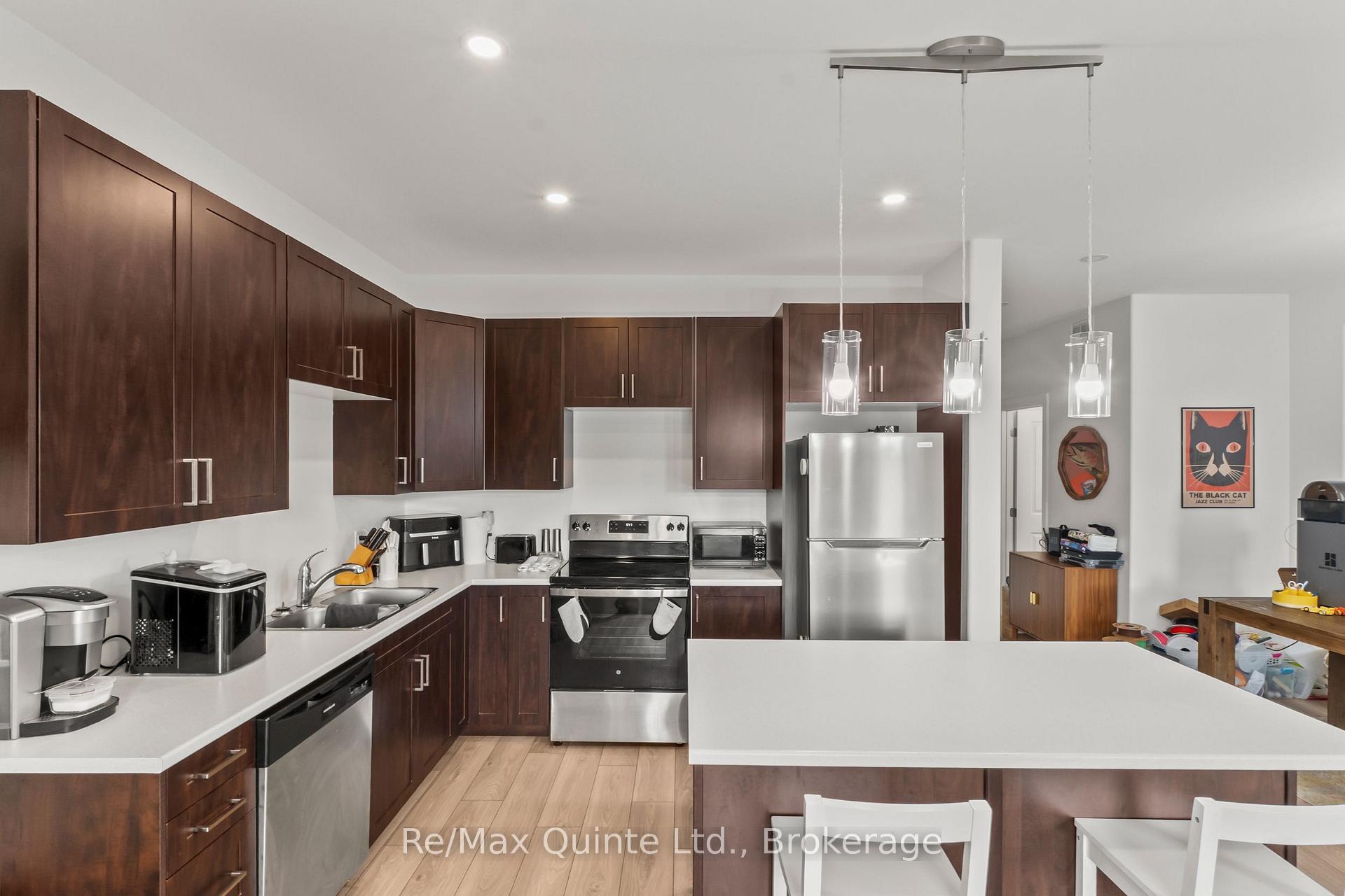 Photo 11 of 107 Buchanan Avenue, Prince Edward County, Picton Ward — HOMEH