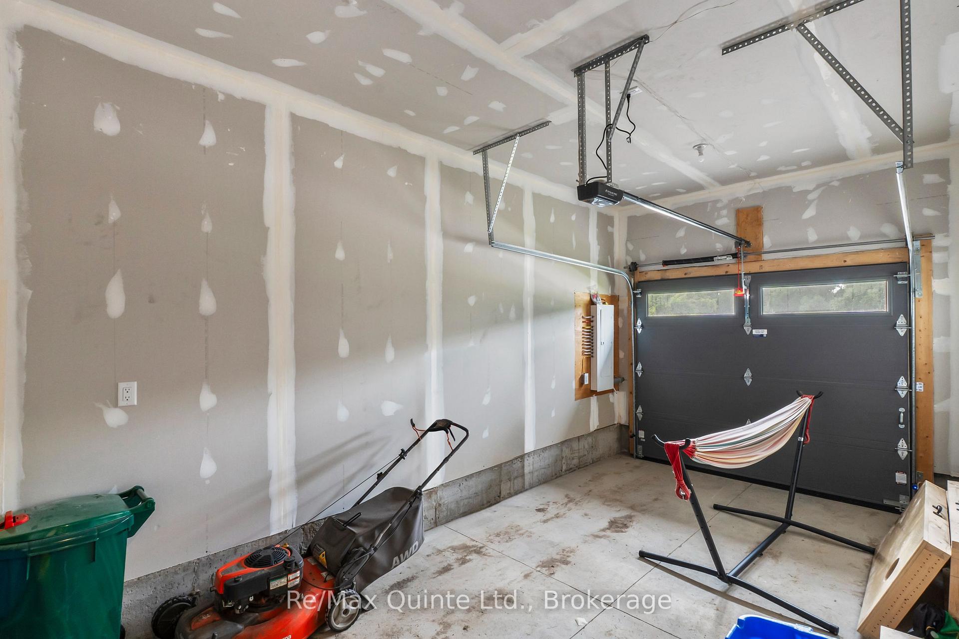 Photo 32 of 107 Buchanan Avenue, Prince Edward County, Picton Ward — HOMEH