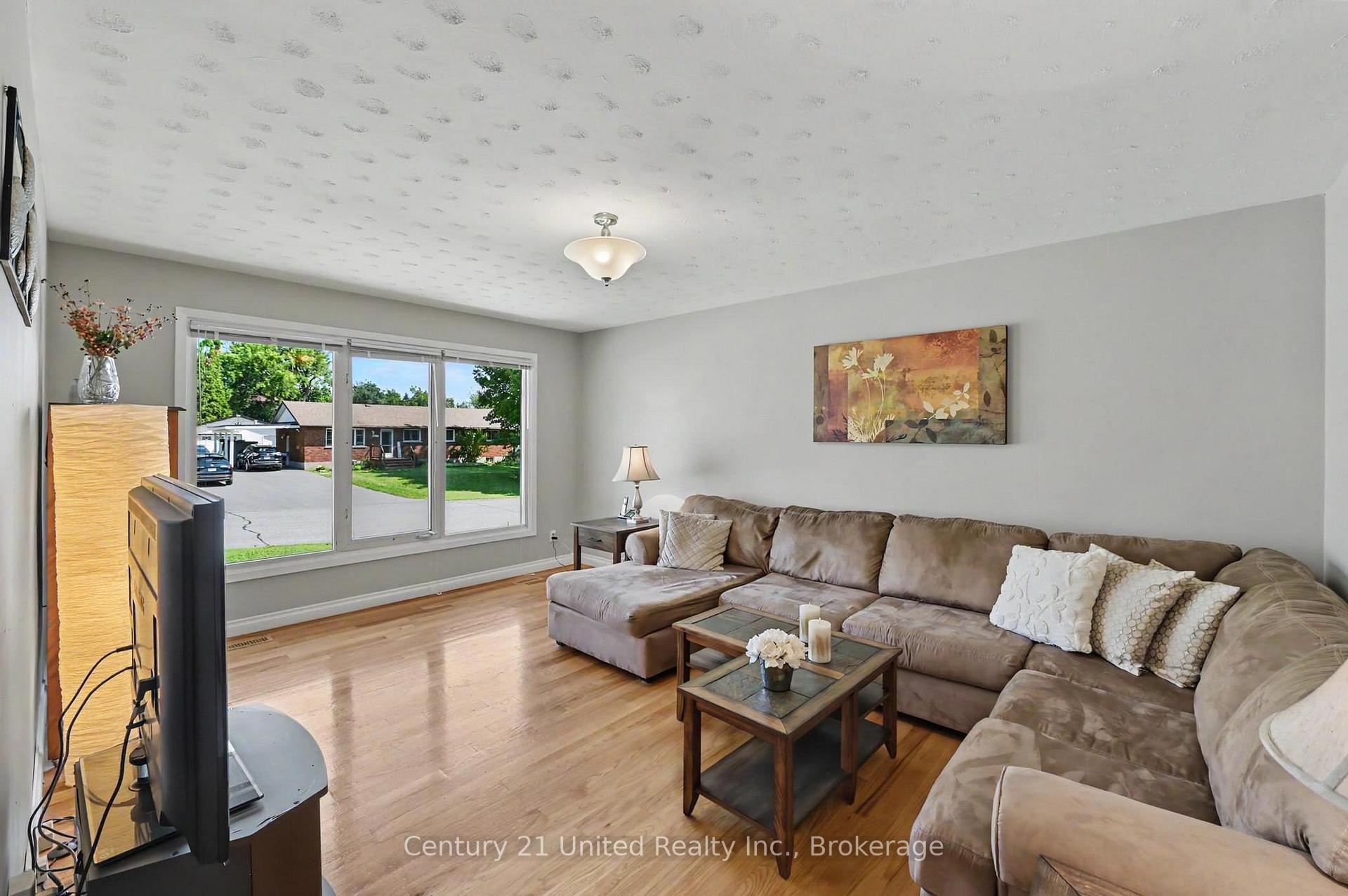 Photo 7 of 815 Stewart Drive, Peterborough, Ashburnham Ward 4 — HOMEH