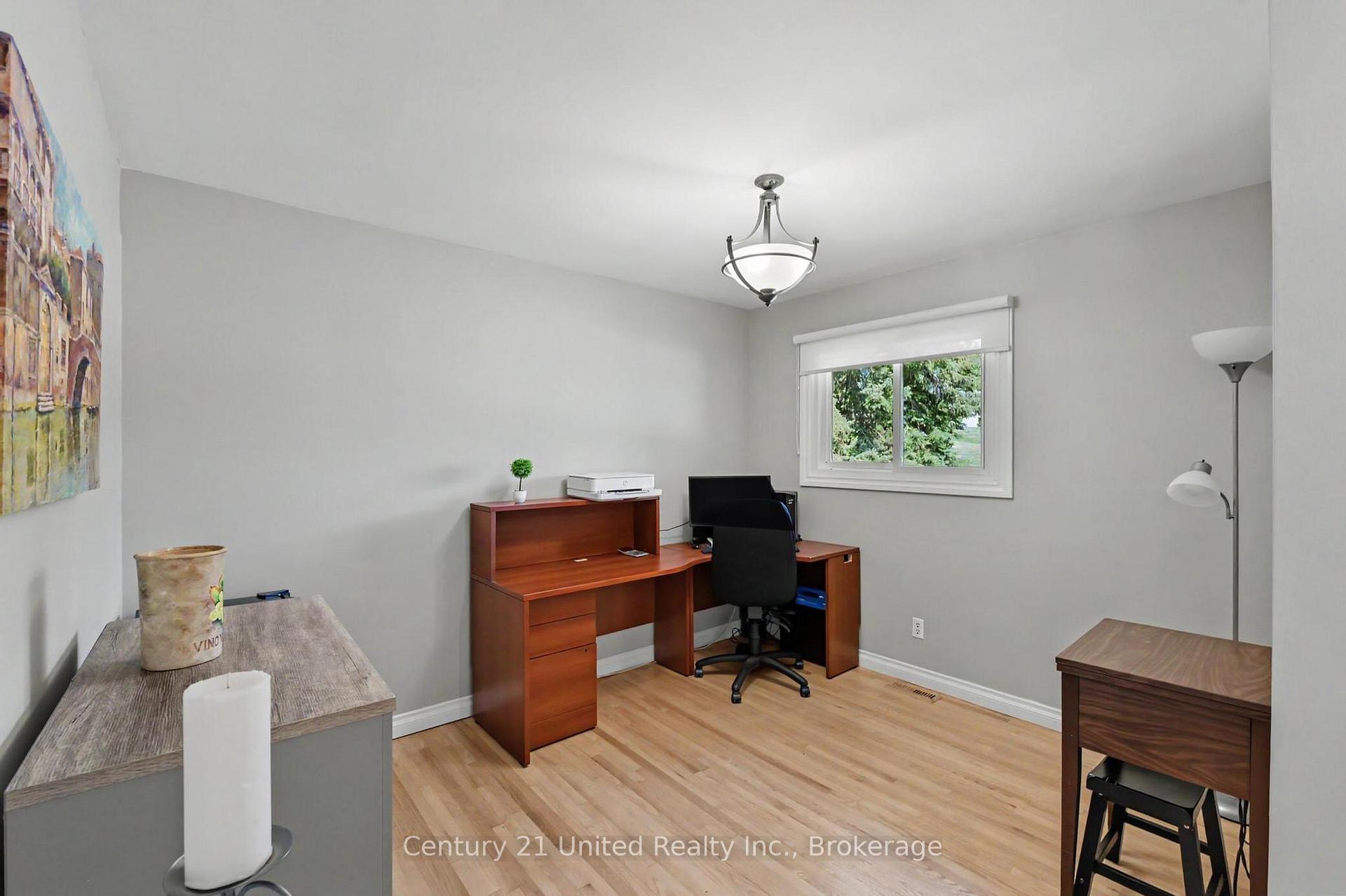 Photo 10 of 815 Stewart Drive, Peterborough, Ashburnham Ward 4 — HOMEH